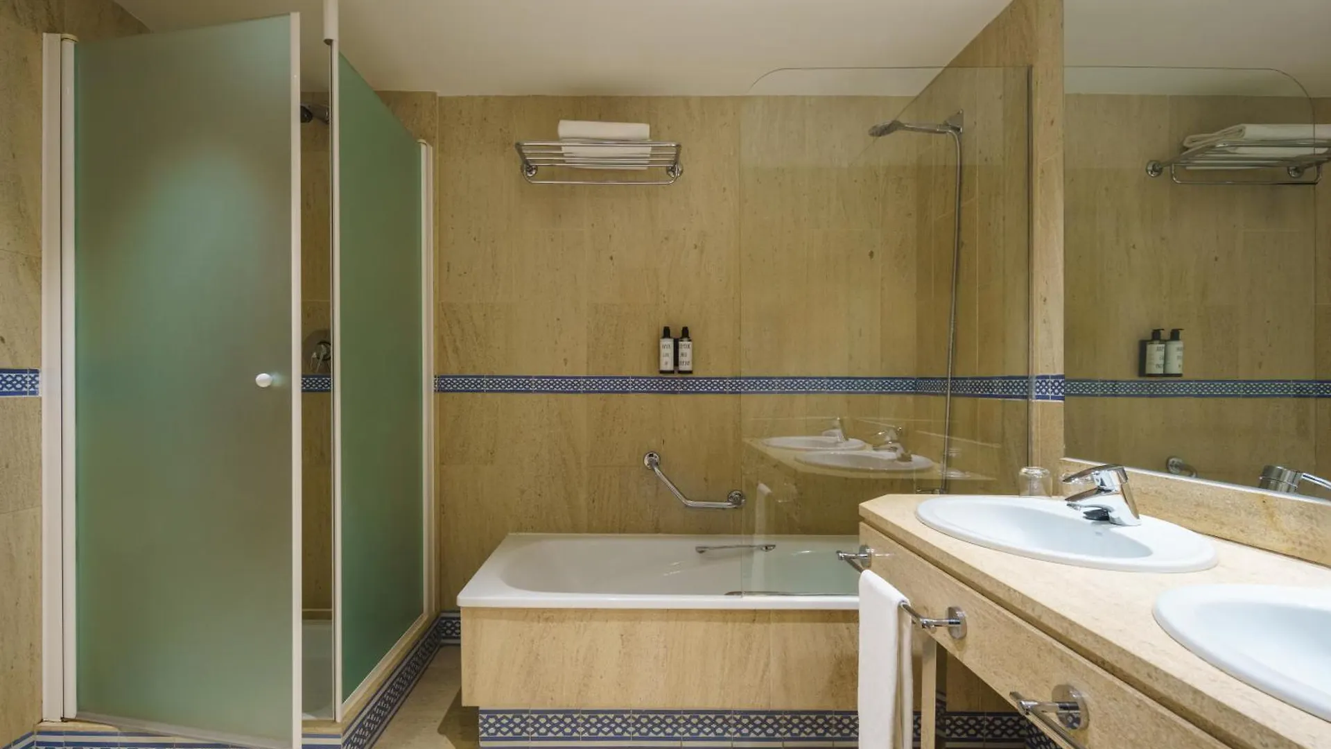 Hotel Crisol Jardines De Córdoba